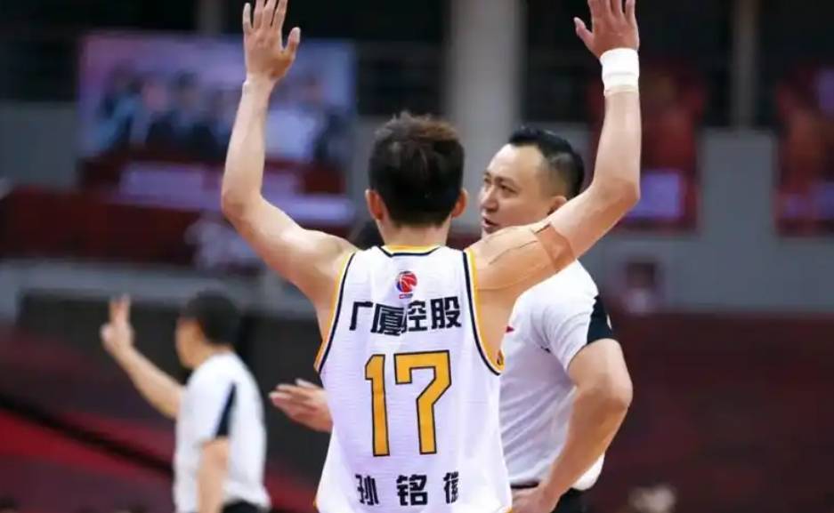 关于今晚成都蓉城再遭质疑：CBA常规赛节点到来，质疑声仍在，细节决定成败的信息江南体育APP